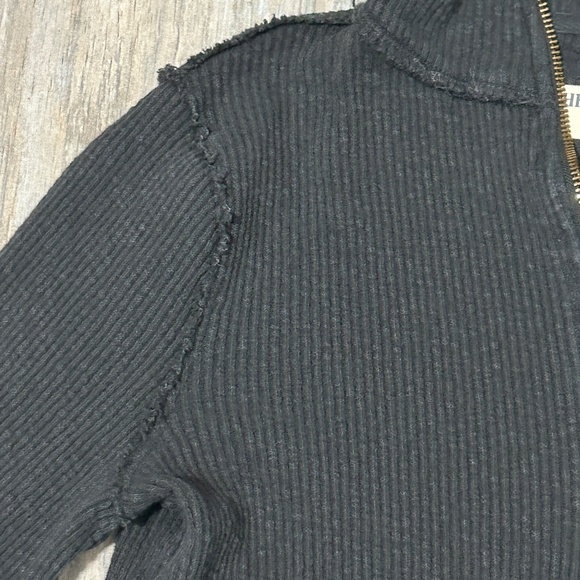 Women's We the Free Distressed Gray Thermal Crop Shirt - MEDIUM - Picture 6 of 12